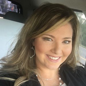 Meet your Posher, Sarah-beth